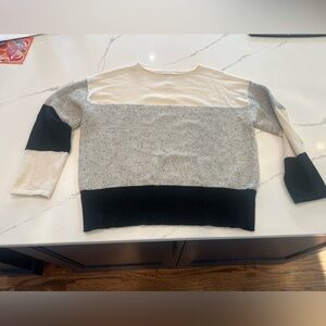 100% Cashmere Nordstrom Signature Elegant Black and Cream Women's Sweater